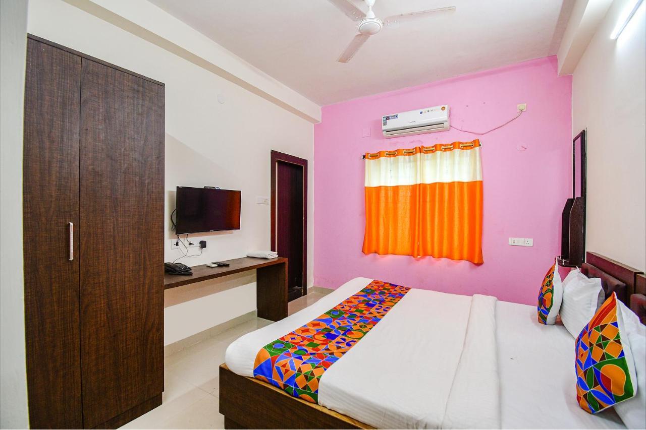 Hotel Fabexpress Sr à Bārang Extérieur photo