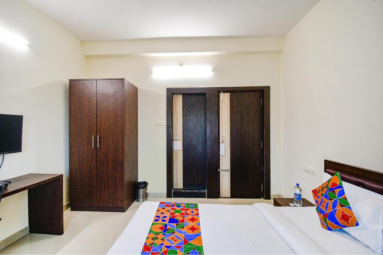 Hotel Fabexpress Sr à Bārang Extérieur photo